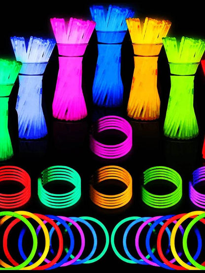 Glow In The Dark Glow Sticks (15 Sticks) - thefancydress.co.uk